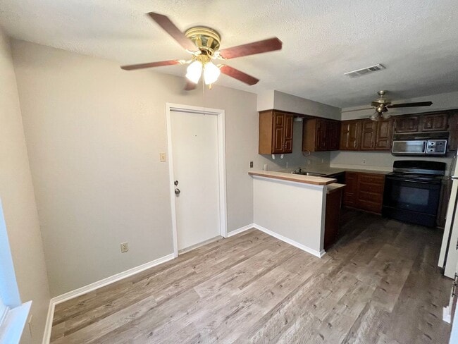 Building Photo - 3825 Kimberly Dr