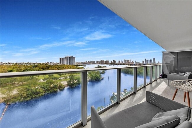 Building Photo - 16385 Biscayne Blvd