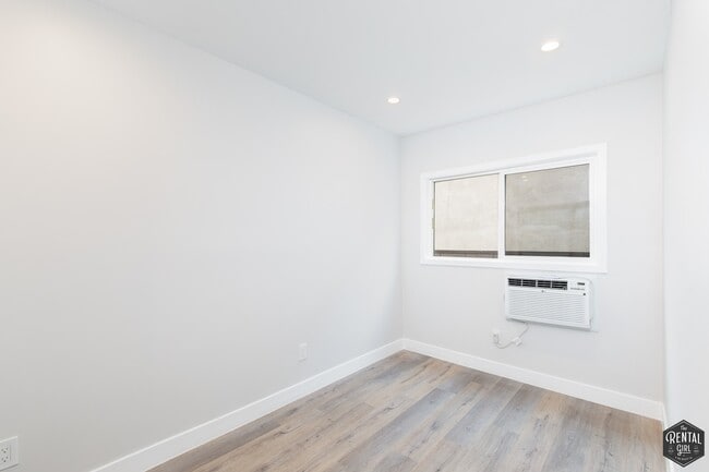 Building Photo - 3872 Bentley Ave