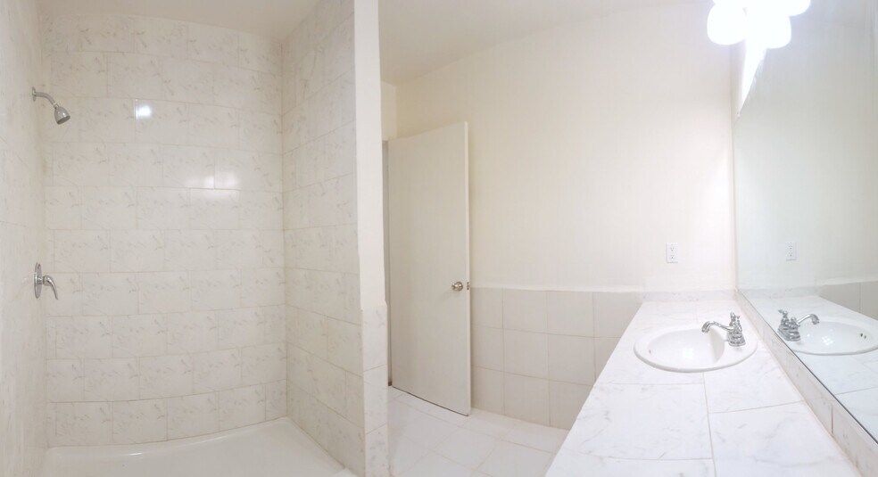 Building Photo - 8108 Langdon Ave