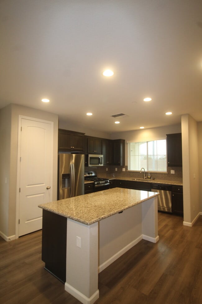 Building Photo - 3304 Sloat Run