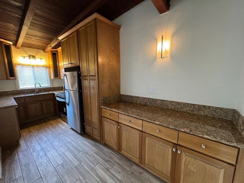 Building Photo - 1422 Manhattan Beach Blvd