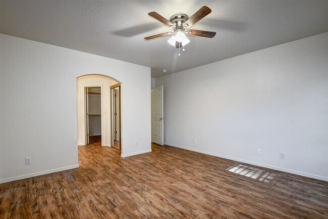 Building Photo - 4261 N Tonopah Dr