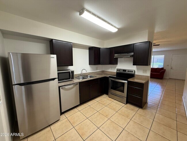 Building Photo - 415 N 64th Pl