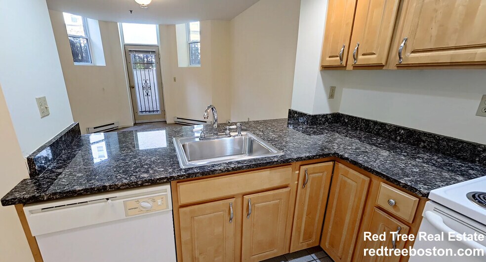 Building Photo - 24 Queensberry St