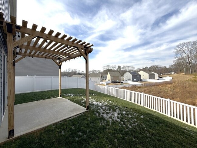 Building Photo - Two Story 4 Bedroom 2 1/2 Bath House -The Mills at Long Creek