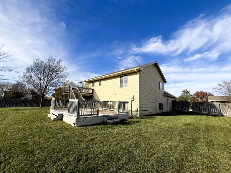 Building Photo - 1417 Cedar Tree