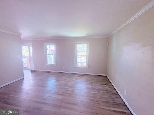 Building Photo - 204 Bosun Cove