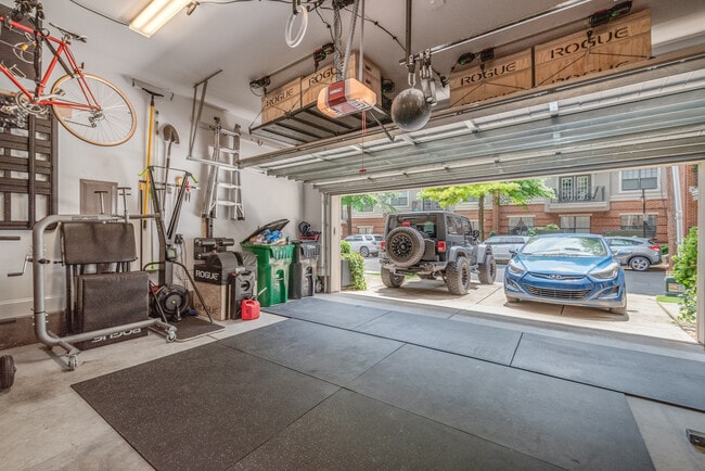 Garage - 112 E Carson Blvd