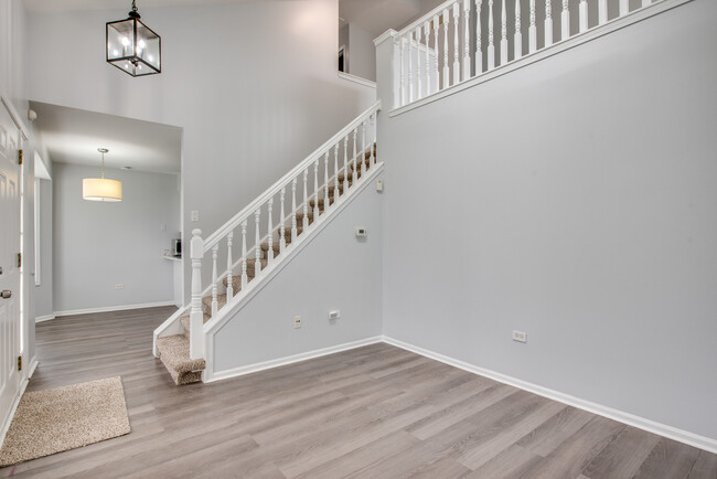 Building Photo - 3491 Willowview Ct