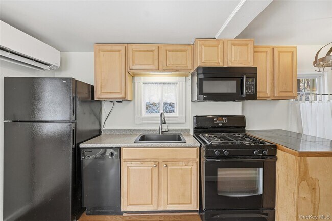 Building Photo - 265 Oakland Valley Rd