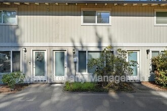 Building Photo - 5023-5033 SW Pasadena Street - 5025