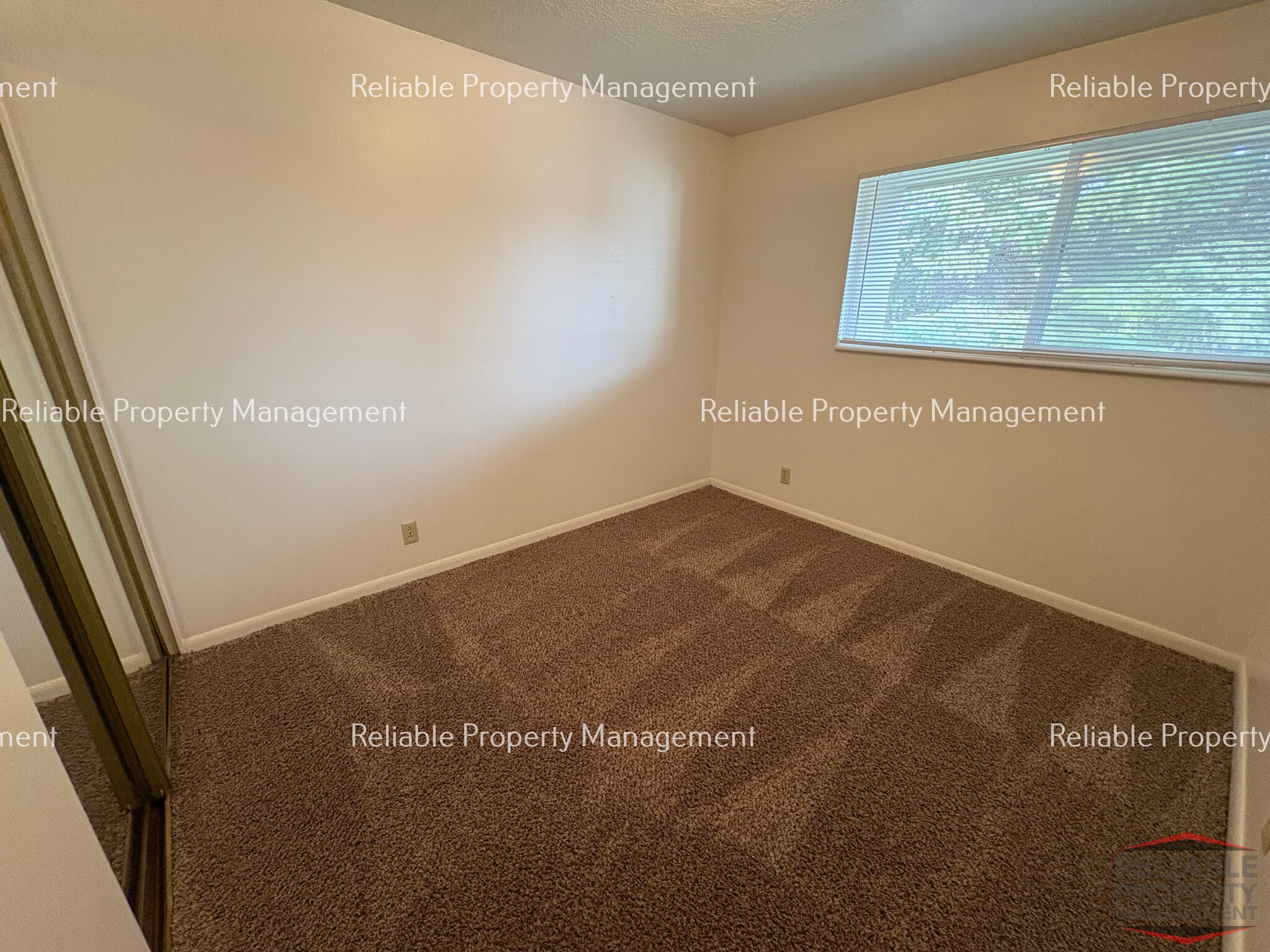 Building Photo - 1420 Benton St