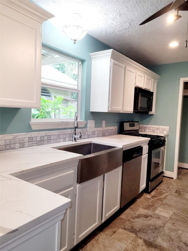 Building Photo - 21515 Nottinghill Dr