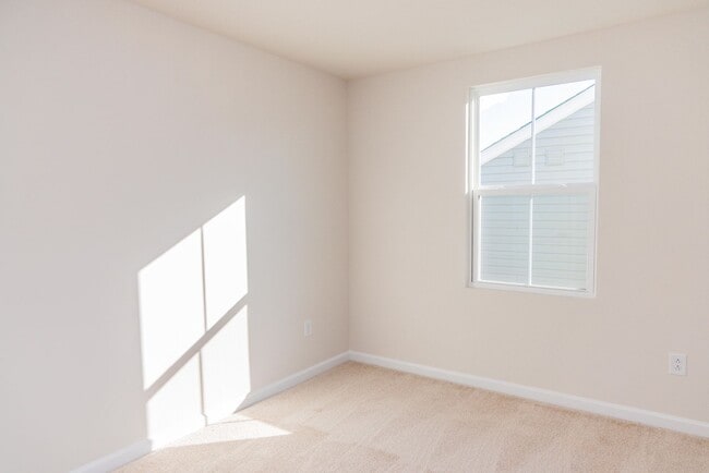 Building Photo - 4 Bedroom Home in Waynesboro