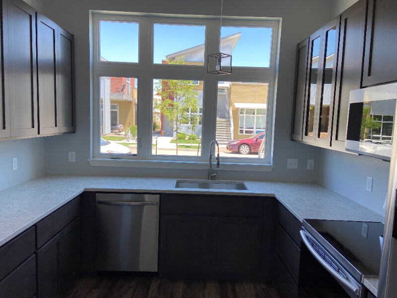 Building Photo - 902 Blondel St