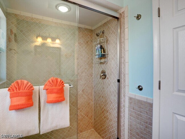 Building Photo - 625 97th Ave N