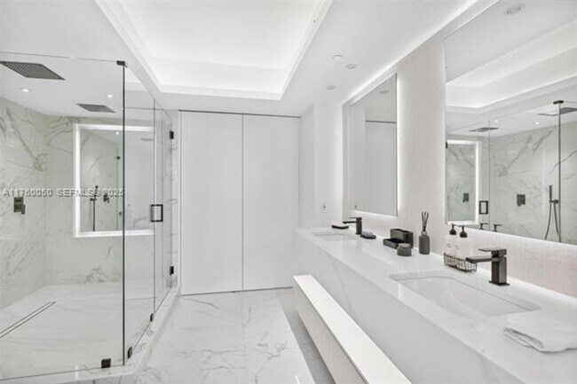 Building Photo - 1830 S Ocean Dr