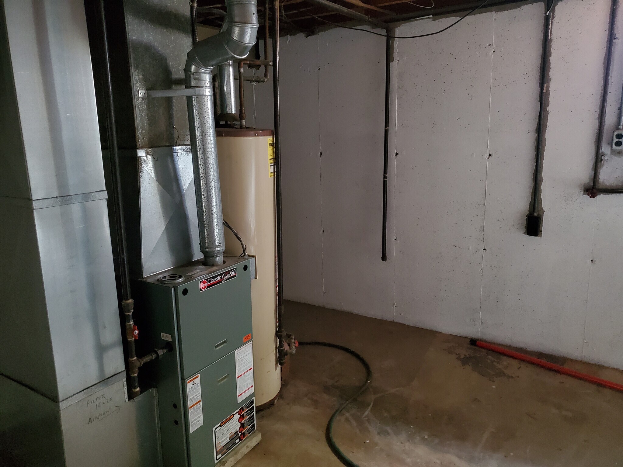 Building Photo - 10118 Douglas Ct