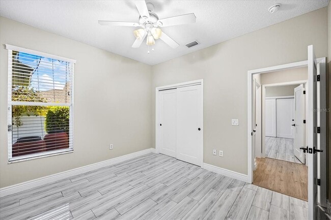 Building Photo - 12422 Creek Edge Dr