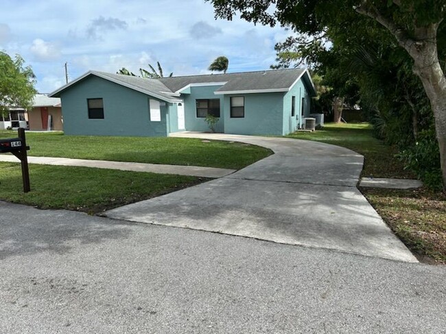 Primary Photo - Beautifully renovated 3/2 home in Greenacres!