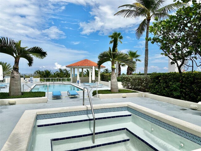 Building Photo - 7330 Ocean Terrace