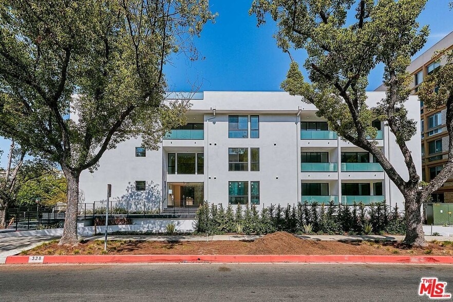 Building Photo - 328 N Maple Dr