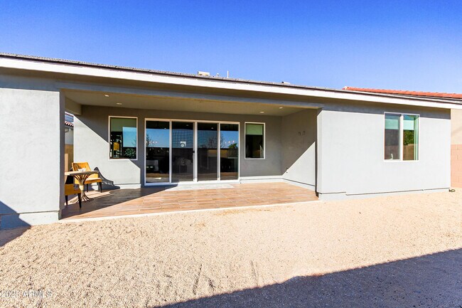 Building Photo - 11353 N Luckenbach St