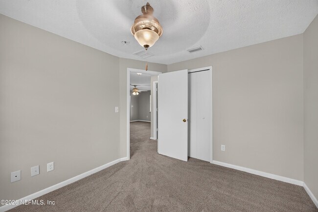 Building Photo - 1143 Tumbleweed Dr
