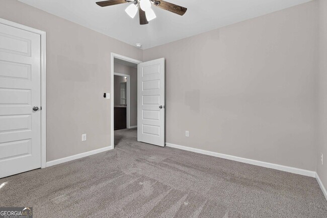 Building Photo - 3744 Hampshire Walk SW