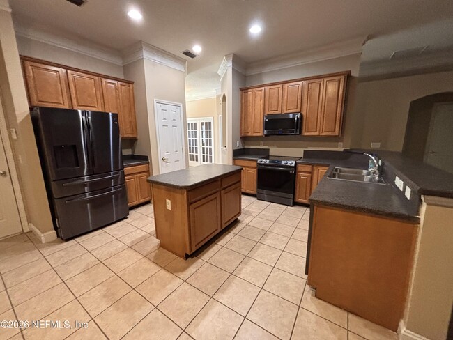Building Photo - 14160 Fish Eagle Dr W