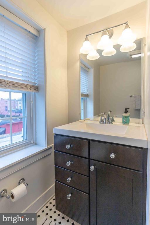 Building Photo - 216 W Lafayette St