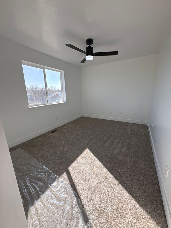 Building Photo - 725 W 350 N