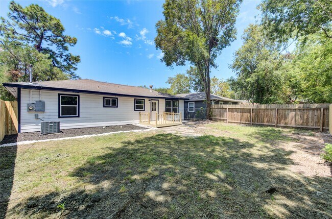 Building Photo - 6725 Madrid St