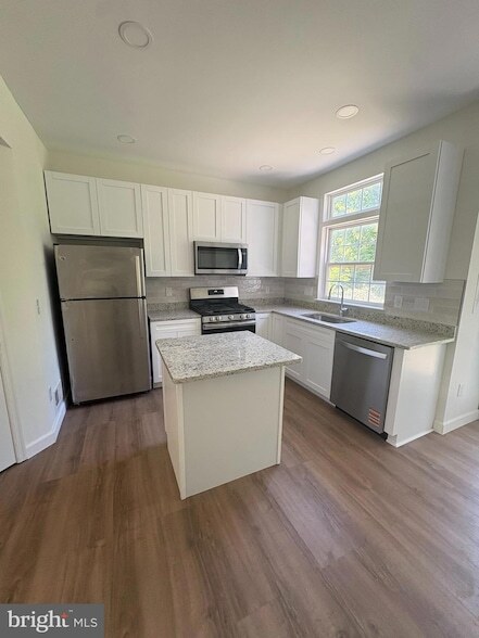 Building Photo - 20937 Colecroft Square