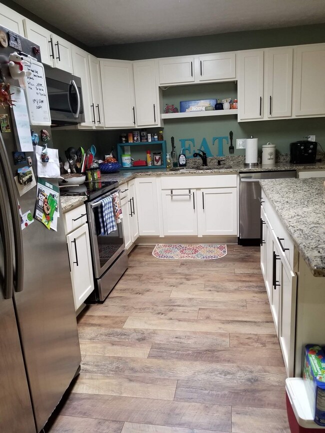 Building Photo - 343 Meadowview Dr