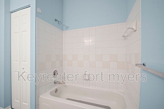 Building Photo - 11530 Villa Grand