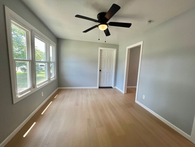 Primary Photo - ? Cozy 3 Bedroom Home with Large Yard Sout...