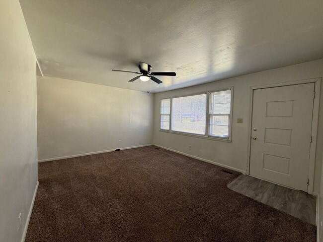 Building Photo - 4 bedroom, 2 bath House