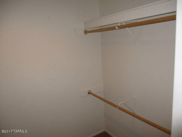 Building Photo - 5051 N Sabino Canyon Rd