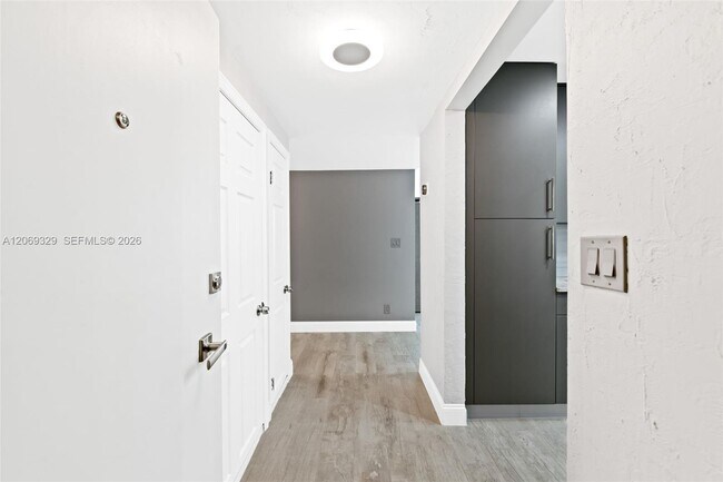 Building Photo - 3700 Galt Ocean Dr