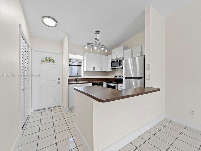 Building Photo - 20875 Grouper Dr