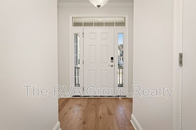 Building Photo - 5025 Rivermere Ln