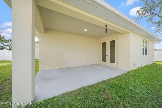 Building Photo - 434 Borraclough Ave