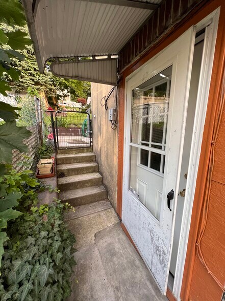 Building Photo - 44 E Bacon St