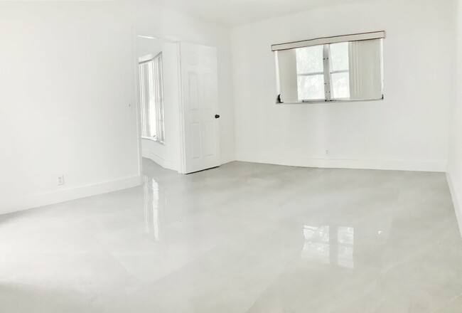 Building Photo - Charming 4-Bedroom, 3-Bath Home – Spacious...