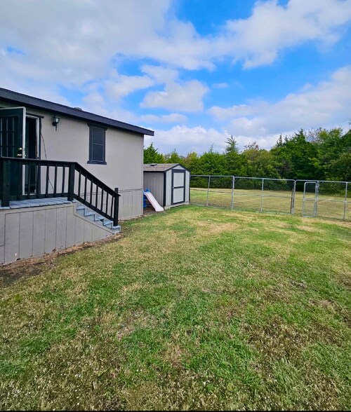 Building Photo - 6006 Pleasant Valley Rd