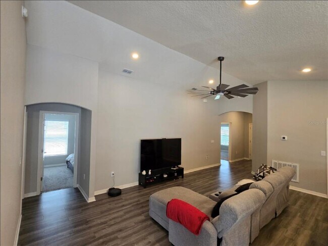Building Photo - 1352 Mountain Flower Ln