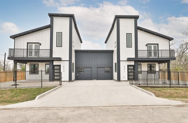 Building Photo - 8220 Bonaire St