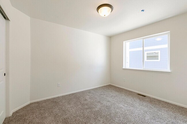 Building Photo - 4 Bed / 3 Bath Home in Greeley – Spacious and Inviting!